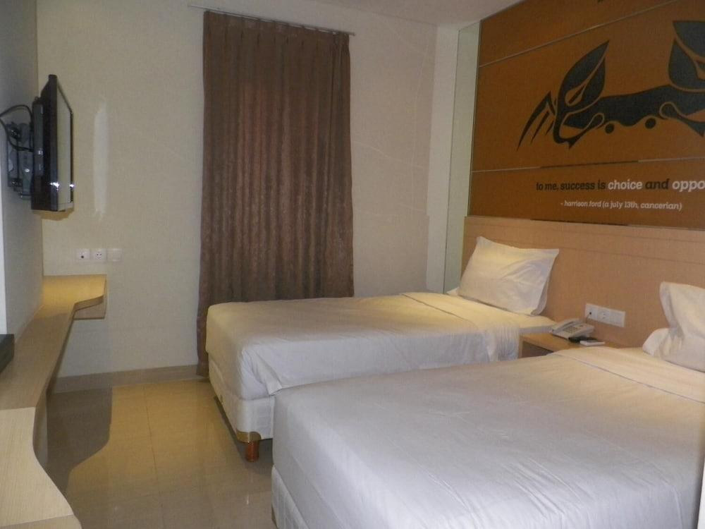 Zodiak Asia Afrika By Kagum Hotels Бандунг Экстерьер фото