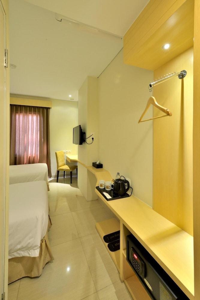 Zodiak Asia Afrika By Kagum Hotels Бандунг Экстерьер фото
